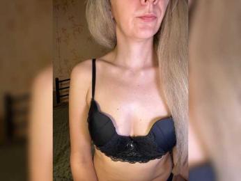 AnnaFlowers webcam model stream image
