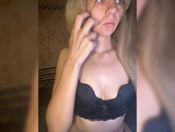 AnnaFlowers webcam model stream image