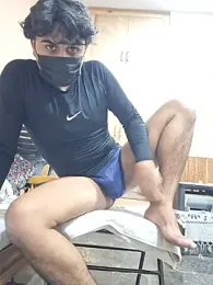 KingGrizz webcam model stream image