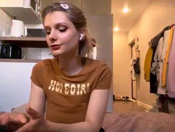 AideWaddick webcam model stream image