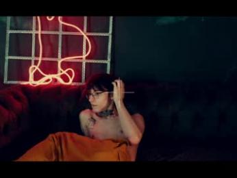 hotdogswaitingaports webcam model stream image