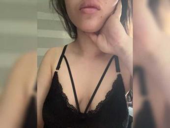 Kira-36 webcam model stream image