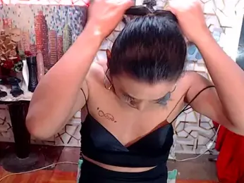 UrQueenBigCums webcam stripchat model stream image