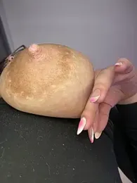 Wkatte webcam model stream image