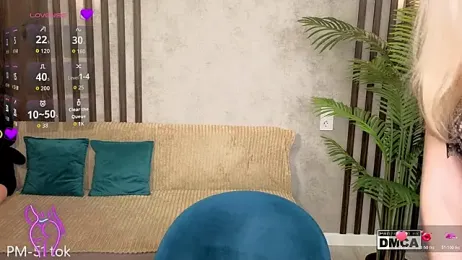 Holl1Would webcam model stream image