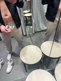 AlexGogo23 webcam model stream image