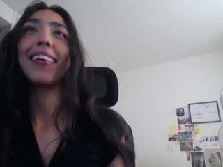 unknowngiirl webcam model stream image