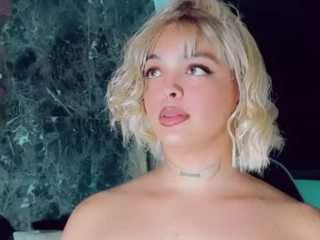 emmasaenz webcam model stream image