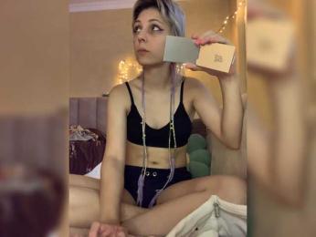 MilaMcGarden webcam model stream image