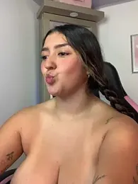 Melannyy_ webcam stripchat model stream image