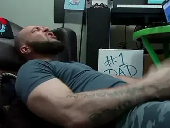 Numba1dad_ webcam model stream image