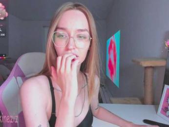 Polikinesis webcam model stream image