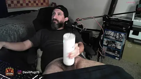 DevilPup75_ webcam model stream image