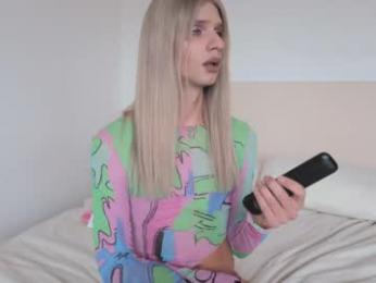 huge_vee webcam model stream image
