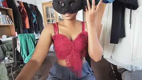 Nora-2003 webcam model stream image