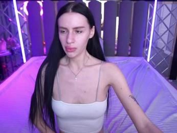 SnowWhiteee webcam model stream image