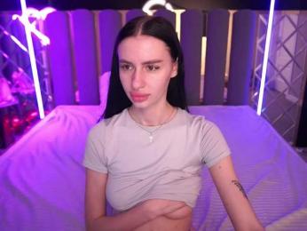 SnowWhiteee webcam model stream image