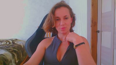 CristaQ webcam model stream image