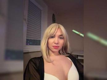 TopWoman webcam model stream image