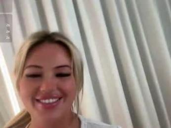 averybabyyx webcam model stream image