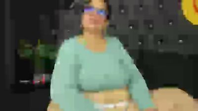 ArethaOzz webcam model stream image