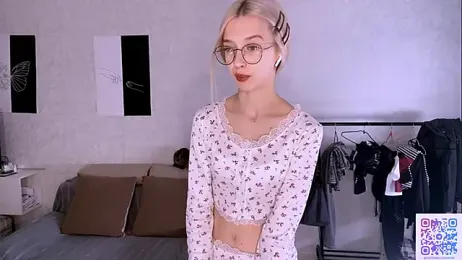 TaliCaan webcam model stream image