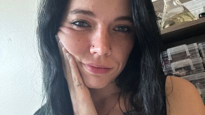 Kat webcam model stream image
