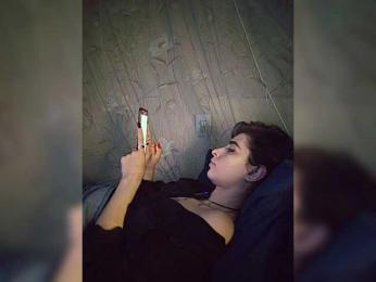 CyberSquirtCuckQueen webcam model stream image