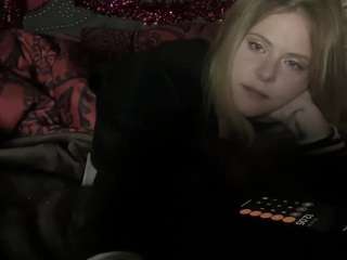 hazelfr33bird webcam model stream image