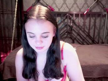 SnowWhiti webcam model stream image