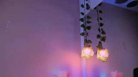 Tahraa_ webcam model stream image