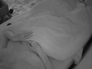 voyeurcam-julmodels-whitebed-4 webcam model stream image