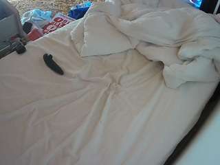 voyeurcam-julmodels-whitebed-4 webcam model stream image