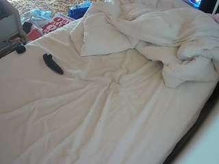 voyeurcam-julmodels-whitebed-4 webcam model stream image