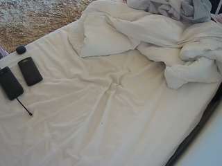 voyeurcam-julmodels-whitebed-4 webcam model stream image