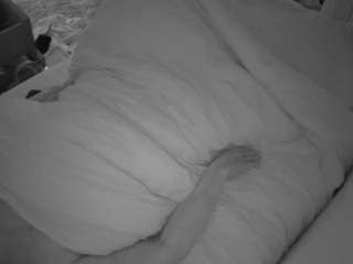voyeurcam-julmodels-whitebed-4 webcam model stream image