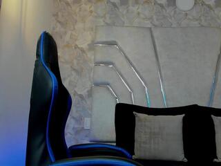 Maxx Thomson webcam model stream image