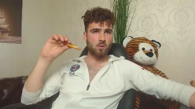 KyloEast webcam model stream image