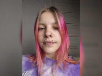SquirtApril webcam model stream image