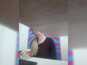 Xo4y-Tpax webcam model stream image