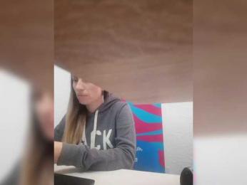 Xo4y-Tpax webcam model stream image