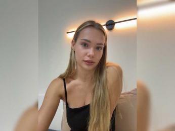 CrystalFairy webcam bongacams model stream image