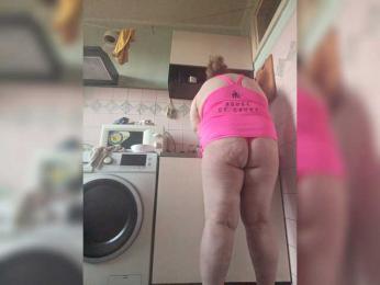 Julian-A webcam model stream image