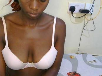 Prettyalice2 webcam model stream image