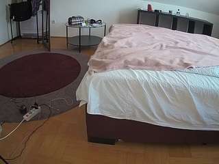 voyeurcam-julmodels-whitebed-6 webcam model stream image