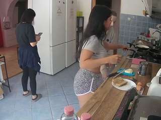 voyeurcam-julmodels-kitchen webcam model stream image