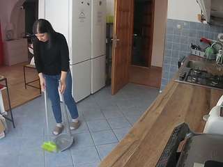 voyeurcam-julmodels-kitchen webcam model stream image