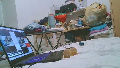 Lapetitesoumis webcam model stream image