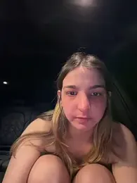 DoriDelux66 webcam model stream image