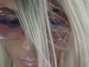 ladyoxana webcam model stream image